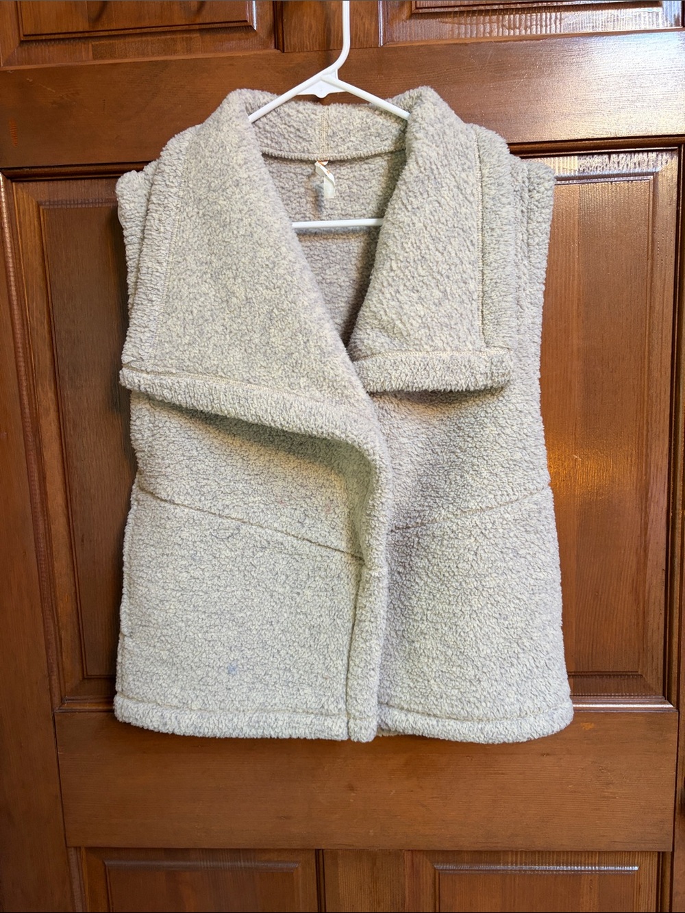 Lucy Cozy Sherpa Vest in Light Taupe Size Medium